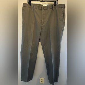 Dockers Men's Khaki Chinos